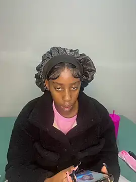 petite bee online show from May 2026 06:33:01 PM