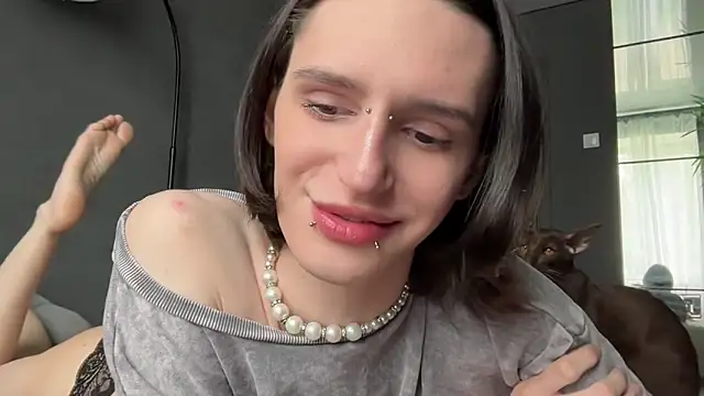 Snapshot of Niky_Long chatting on May 2026 01:06:01 PM Niky Long online show from May 2026 01:06:01 PM
