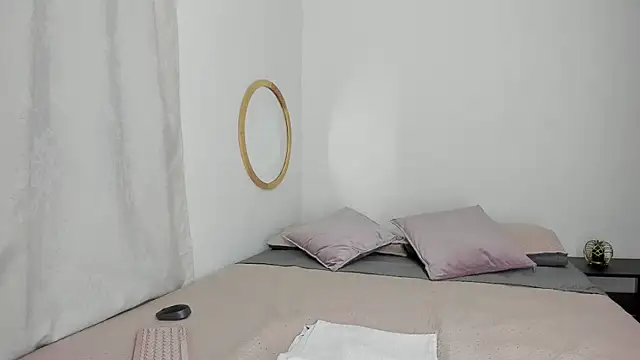 kendallhexx online show from April 2026 09:39:33 PM