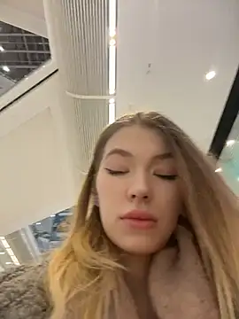 Risky Mia69 online show from April 2026 05:06:02 PM