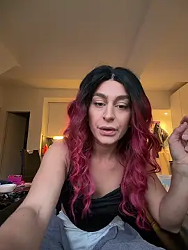 CurlyRouge online show from April 2026 06:10:01 PM