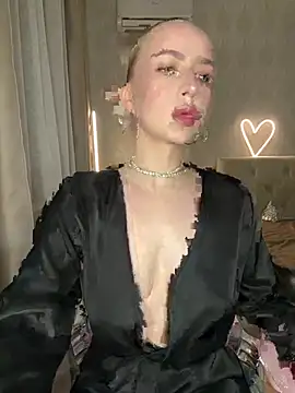 AlisaPearl online show from June 2026 07:41:01 PM