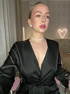 AlisaPearl online show from June 2026 06:27:01 PM