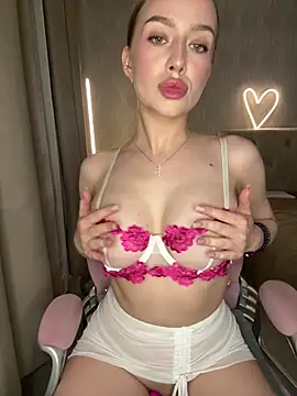 AlisaPearl online show from June 2026 08:26:02 PM
