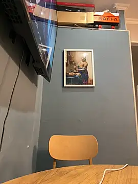 Vksi love online show from April 2026 09:39:33 PM