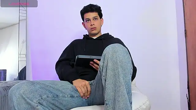 elijah stoone online show from April 2026 01:12:02 PM