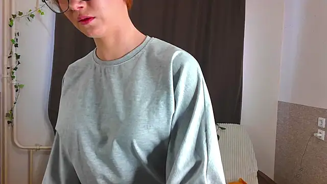 Snapshot of AngelaSwety69 chatting on April 2026 10:10:02 AM AngelaSwety69 online show from April 2026 10:10:02 AM