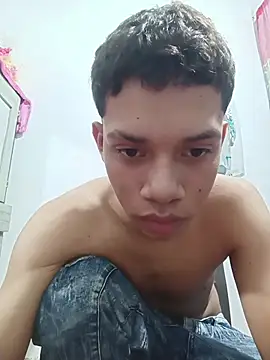 curious straight guy online show from May 2026 01:47:01 AM