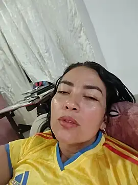 Snapshot of LuluDream chatting on June 2026 02:24:02 AM LuluDream online show from June 2026 02:24:02 AM