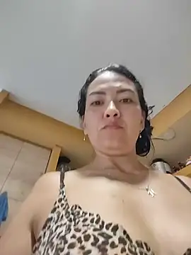 Snapshot of LuluDream chatting on June 2026 03:07:01 PM LuluDream online show from June 2026 03:07:01 PM