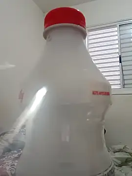 welltommy2001 online show from April 2026 02:10:02 PM