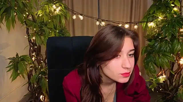 SuzanneJackson online show from April 2026 05:04:01 PM