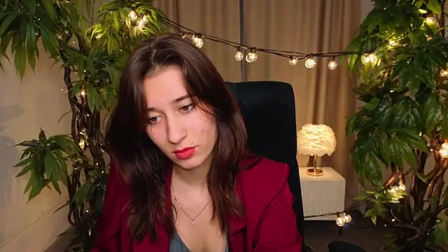 SuzanneJackson online show from April 2026 07:07:02 PM