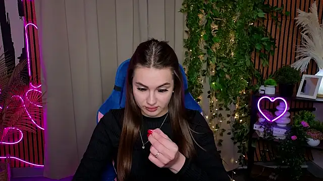 NicolePerkins online show from April 2026 05:28:02 PM