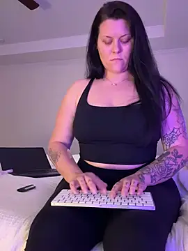 Snapshot of kittyykat767 chatting on April 2026 02:28:01 AM kittyykat767 online show from April 2026 02:28:01 AM