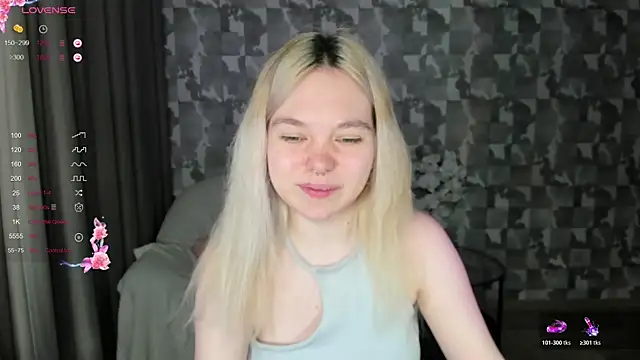 Anna Delon online show from April 2026 04:36:02 PM
