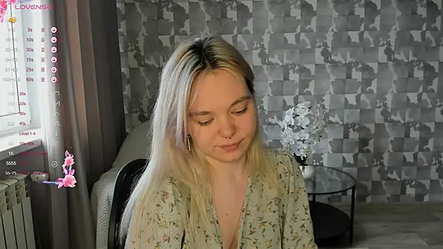 Anna Delon online show from April 2026 12:29:02 PM