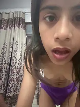Snapshot of Alisha_Queen55 chatting on May 2026 07:40:02 PM Alisha Queen55 online show from May 2026 07:40:02 PM