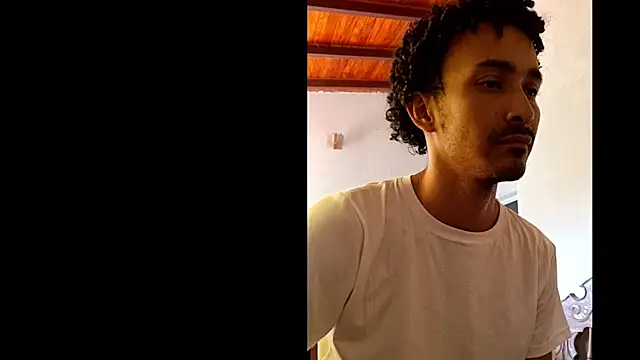 Snapshot of ExtremeXBoy chatting on April 2026 06:12:02 PM ExtremeXBoy online show from April 2026 06:12:02 PM