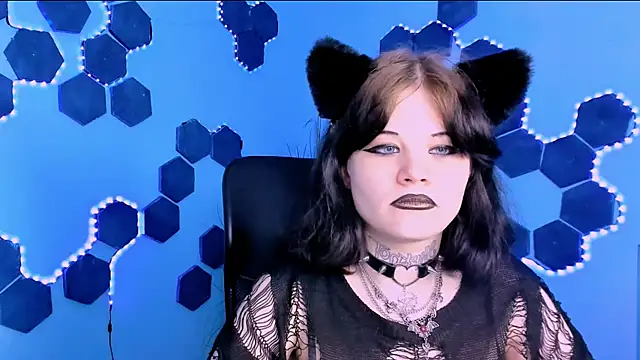 nikki kiss  online show from May 2026 08:40:01 AM