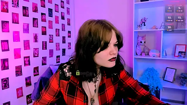 nikki kiss  online show from June 2026 08:42:01 AM