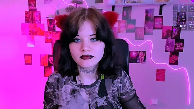nikki kiss  online show from May 2026 08:56:02 AM