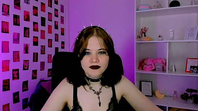 nikki kiss  online show from July 2026 08:44:01 AM