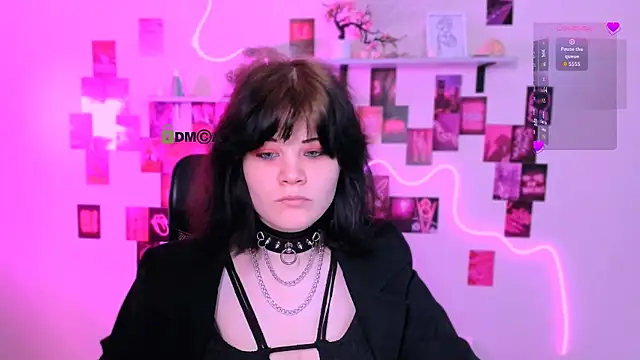 nikki kiss  online show from April 2026 08:43:01 AM