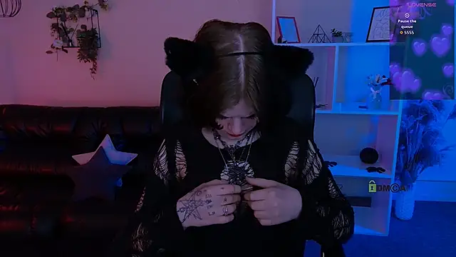 nikki kiss  online show from May 2026 08:53:02 AM