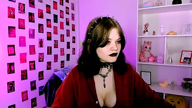 nikki kiss  online show from July 2026 08:35:01 AM