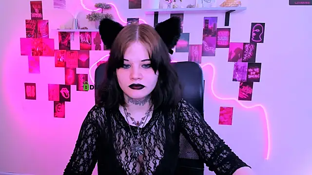 nikki kiss  online show from May 2026 09:08:01 AM