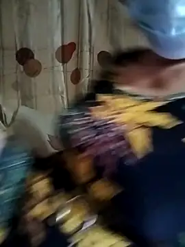 Snapshot of ALonmill chatting on April 2026 01:21:01 AM ALonmill online show from April 2026 01:21:01 AM