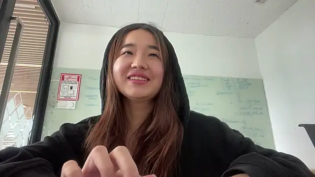 MalloryAlpis online show from April 2026 08:59:01 AM