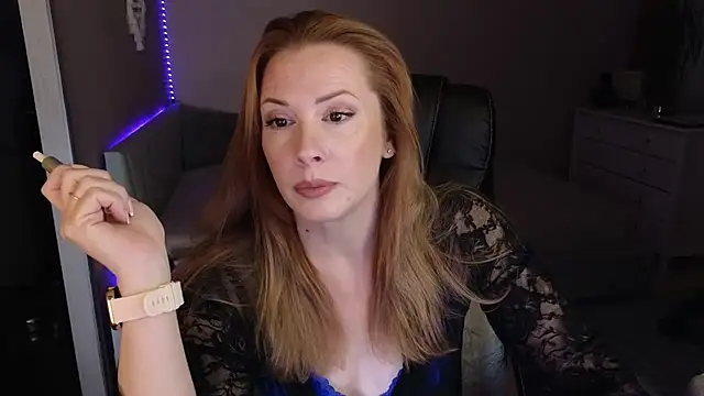 Sharon Red online show from December 2025 04:44:01 PM