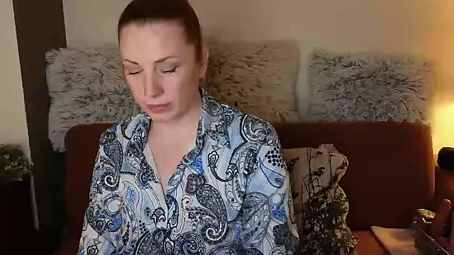 Sharon Red online show from March 2026 06:08:02 PM