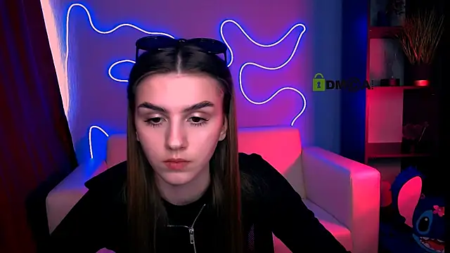 emma hazell online show from April 2026 02:04:01 PM