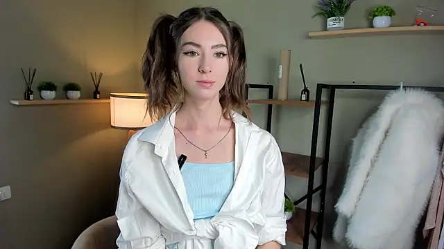 Peaches Peaches online show from May 2026 09:36:02 AM