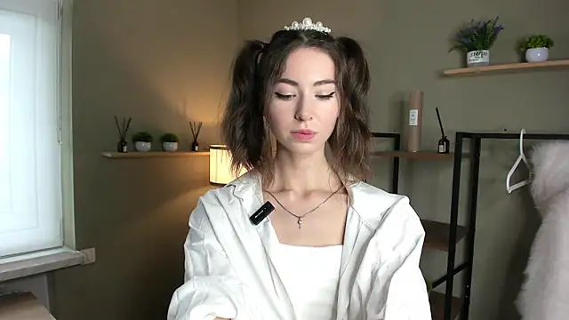 Peaches Peaches online show from April 2026 09:38:01 AM