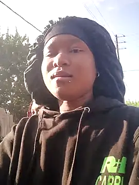 Snapshot of Diva-girl1 chatting on April 2026 06:14:01 AM Diva-girl1 online show from April 2026 06:14:01 AM