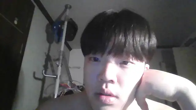 Snapshot of reogjdossw chatting on April 2026 03:05:01 PM reogjdossw online show from April 2026 03:05:01 PM