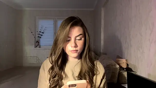 LeishaRocher online show from April 2026 05:48:02 PM