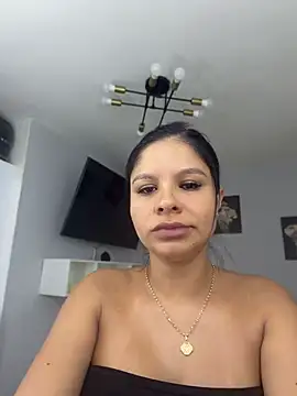 Snapshot of Elara_Luxe chatting on June 2026 09:53:01 PM Elara Luxe online show from June 2026 09:53:01 PM