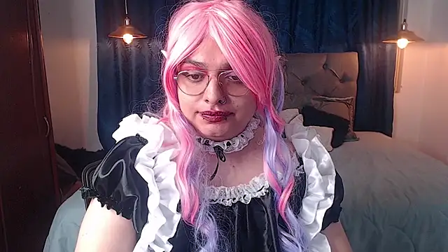 luna snow  online show from April 2026 04:00:02 PM