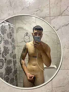 elpolarc1 online show from April 2026 02:54:02 PM