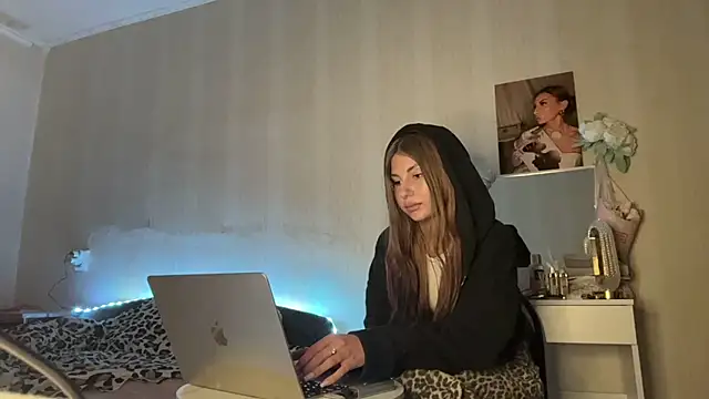 Alice Princesz online show from April 2026 05:39:01 PM