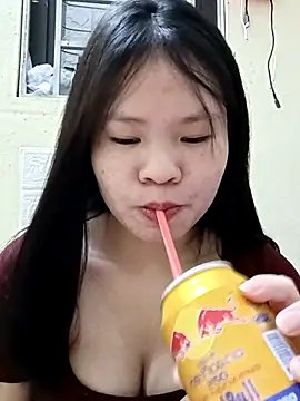 Seraphinahh online show from May 2026 04:32:01 PM