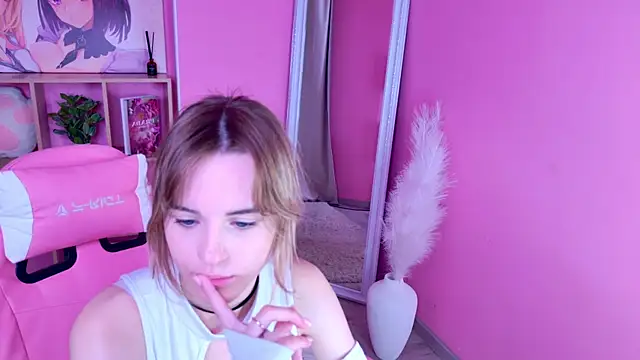 Tessa Shy  online show from June 2026 01:44:02 PM