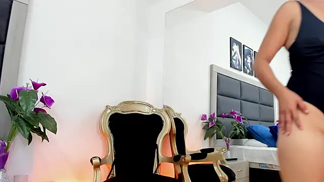 Snapshot of ValentinaCruzz chatting on April 2026 07:58:02 PM ValentinaCruzz online show from April 2026 07:58:02 PM