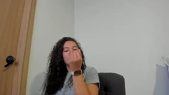 Snapshot of MiaRouseex chatting on May 2026 10:08:01 PM MiaRouseex online show from May 2026 10:08:01 PM