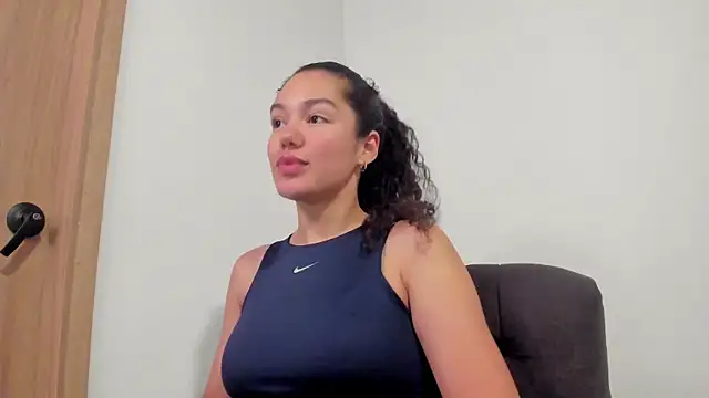 Snapshot of MiaRouseex chatting on May 2026 12:43:02 AM MiaRouseex online show from May 2026 12:43:02 AM